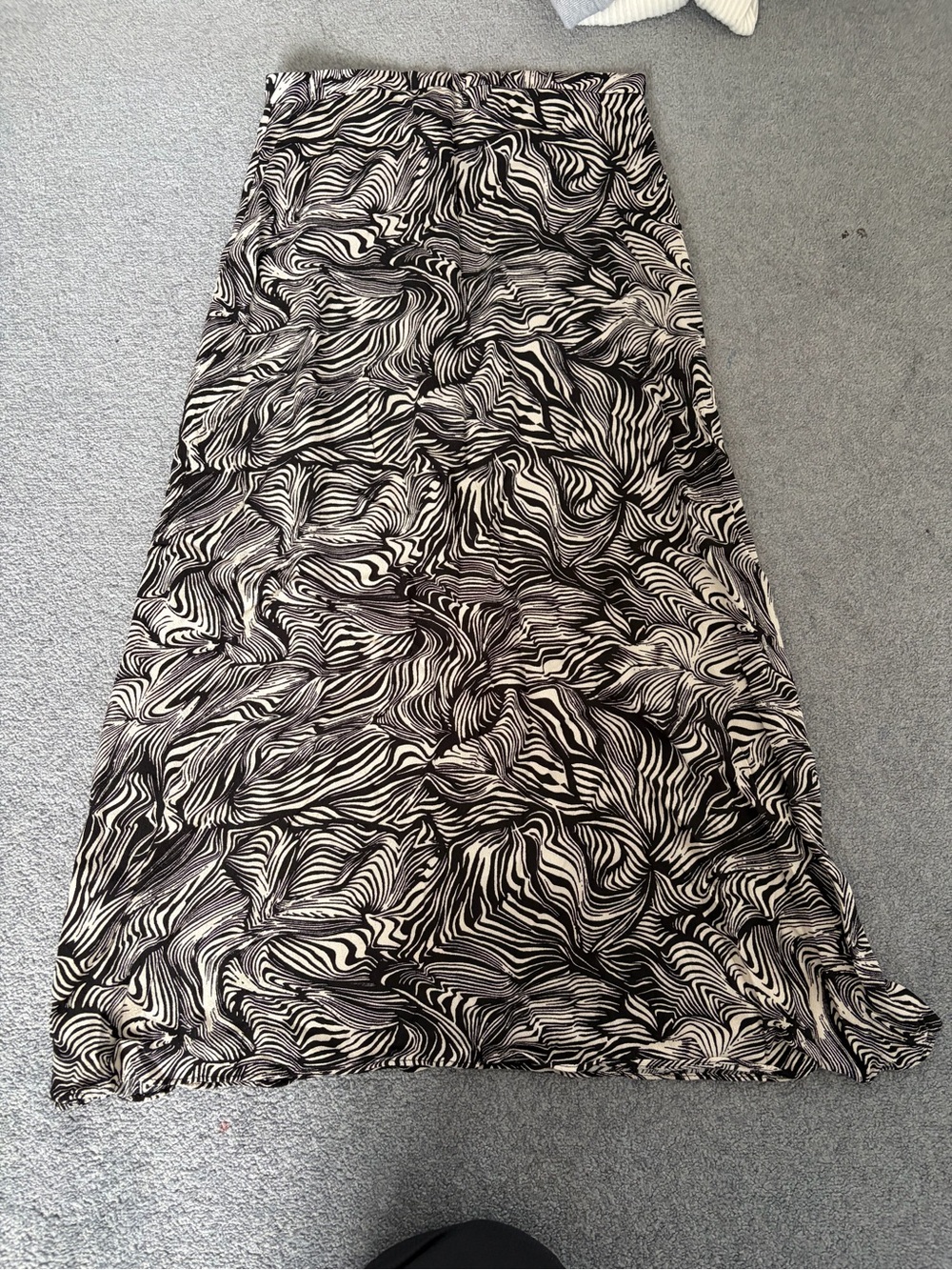 Aritzia Women's Black & Cream Abstract Maxi Skirt